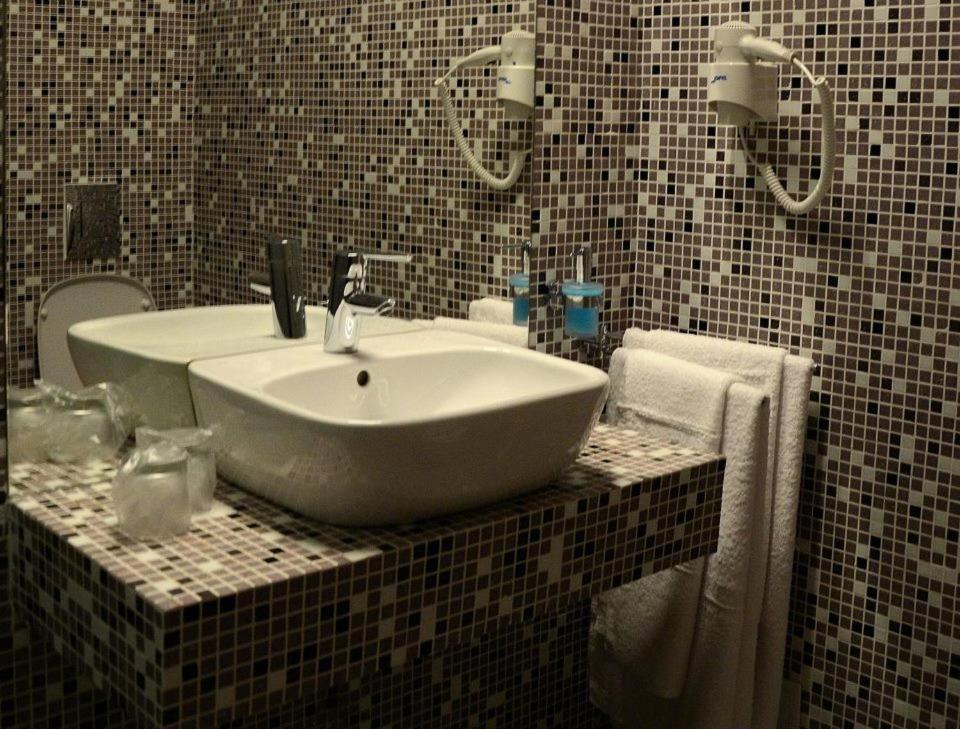 Zenti Plaza Hotel Drobeta Turnu Severin Pokoj fotografie